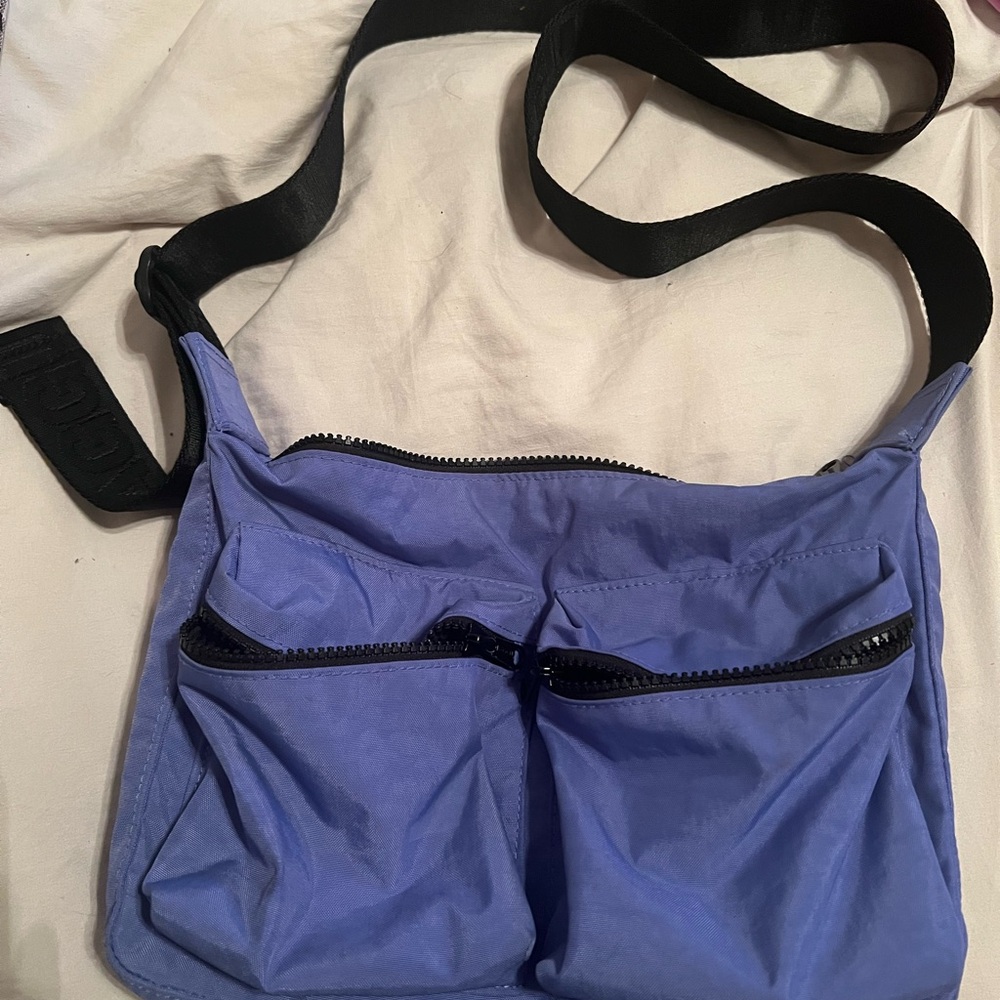 Baggu Medium Cargo Crossbody in Pansy Blue